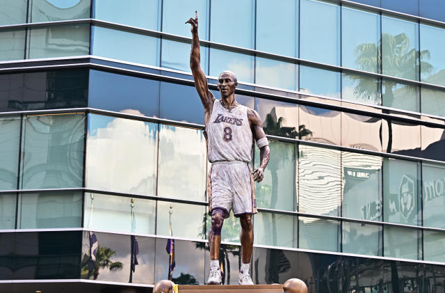 Kobe Bryant statue to be unveiled outside Crypto next year. How will he be  immortalized? - Yahoo Sports