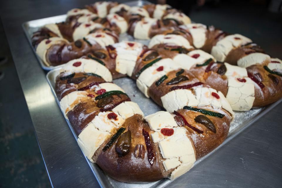 A traditional Rosca de Reyes, or Kings' Cake is seen at Pasteles Rojas Bakery in Wilmington Wednesday, Dec. 29, 2021.