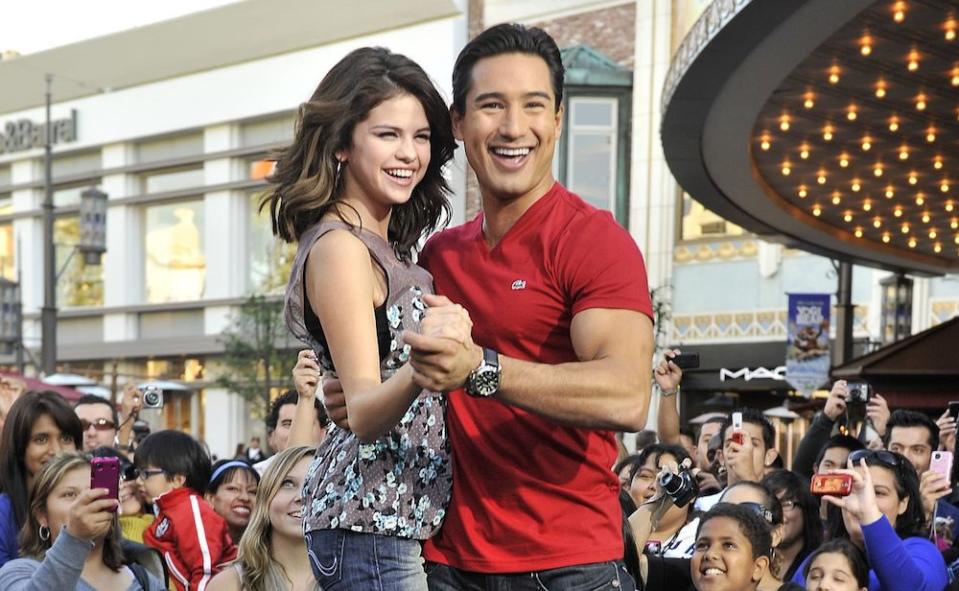 LOS ANGELES, CA - NOVEMBER 09: Selena Gomez visits the set of entertainment television show "Extra" hosted by Mario Lopez filming at The Grove on November 9, 2010 in Los Angeles, California. (Photo by Toby Canham/Getty Images for Extra)