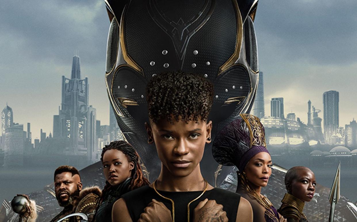 Mit "Black Panther: Wakanda Forever" kehrt eine der erfolgreichsten Marvel-Figuren der jüngeren Vergangenheit auf die Kinoleinwand zurück. Aber wer steckt diesmal im Black-Panther-Kostüm?  (Bild: Disney/Marvel)