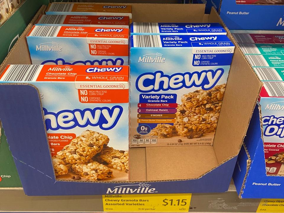 aldi chewy granola bars in boxes