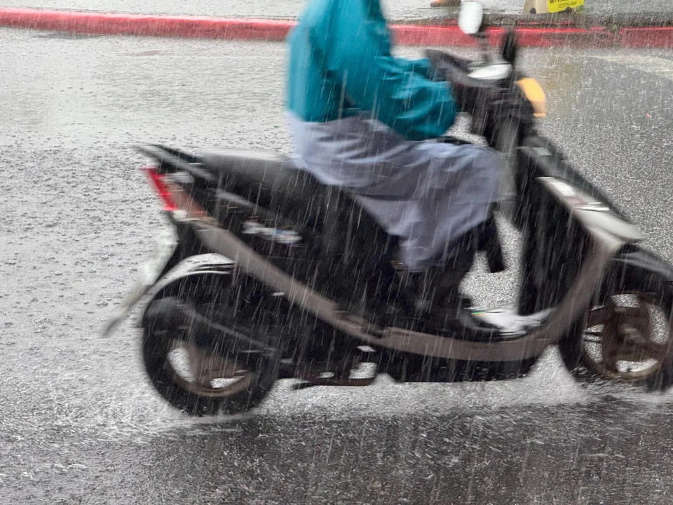 氣象署稍早對金門、馬祖發布大雨警戒。（示意圖／中天新聞）