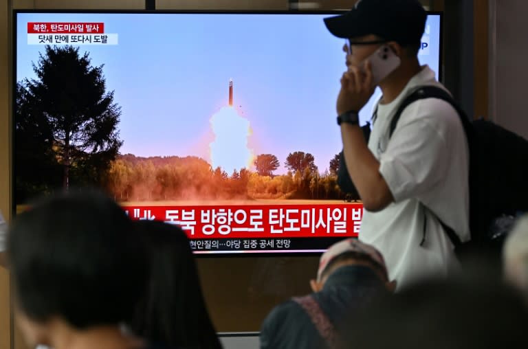 Bei einem erneuten Raketentest hat Nordkorea ballistische Raketen abgefeuert, die einen sehr großen Gefechtskopf tragen können. (Jung Yeon-je)