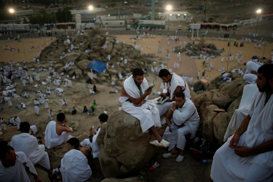 <p>Während der jährlichen Wallfahrt in Mekka pilgern die Gläubigen zum Hügel der Barmherzigkeit in der Ebene des Berges Arafat. (Bild: Suhaib Salem/ Reuters) </p>