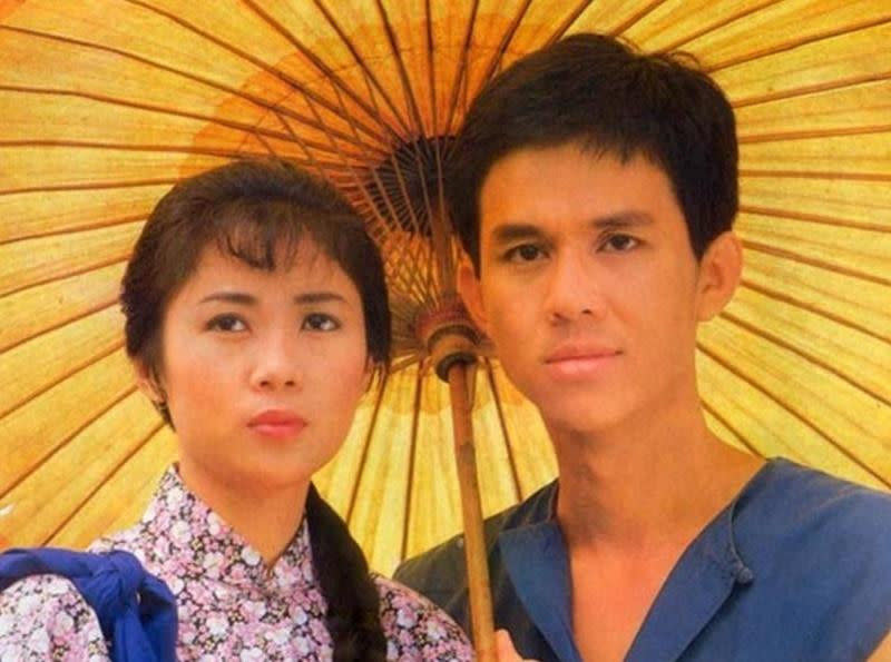 Singaporean actors Xiang Yun and the late Huang Wen Yong in 1984 TV drama The Awakening.