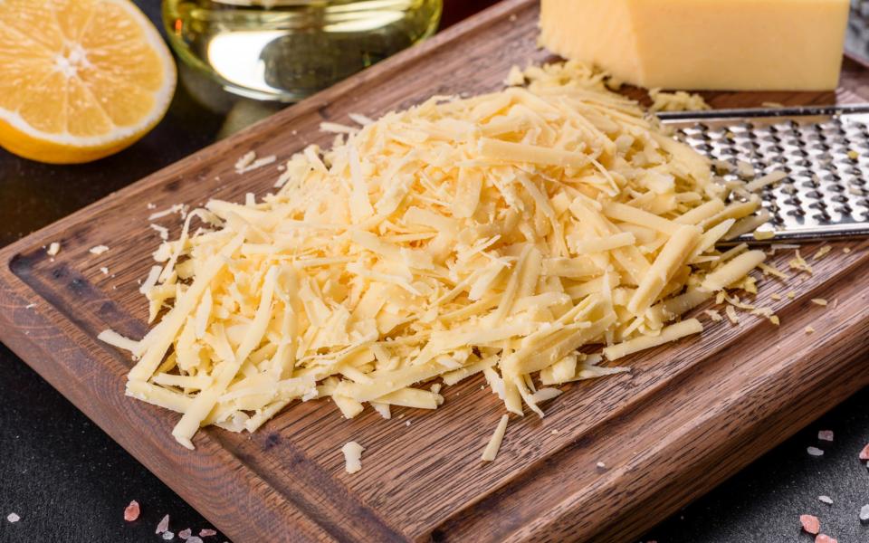 Los productos lácteos son ricos en calcio, siendo el queso una fuente particularmente buena - Getty