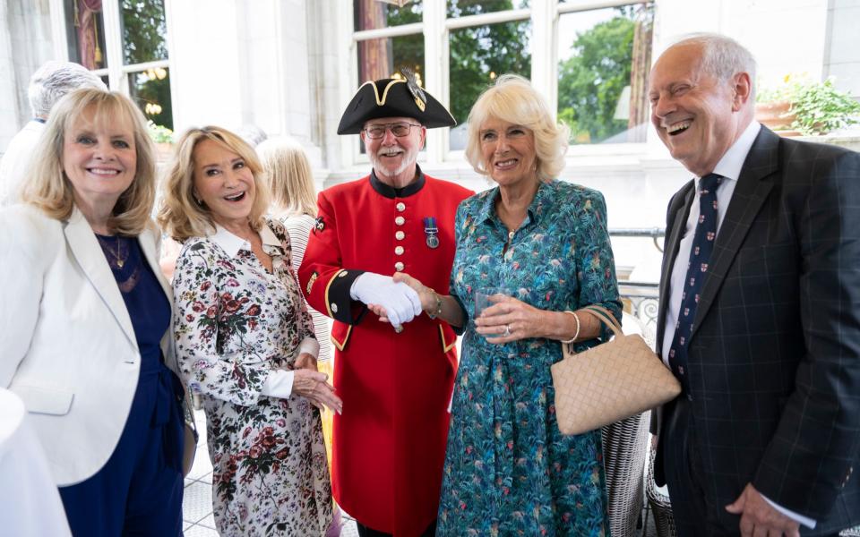 Twiggy, Felicity Kendall and Gyles Brandreth with the Duchess - David Rose for The Telegraph