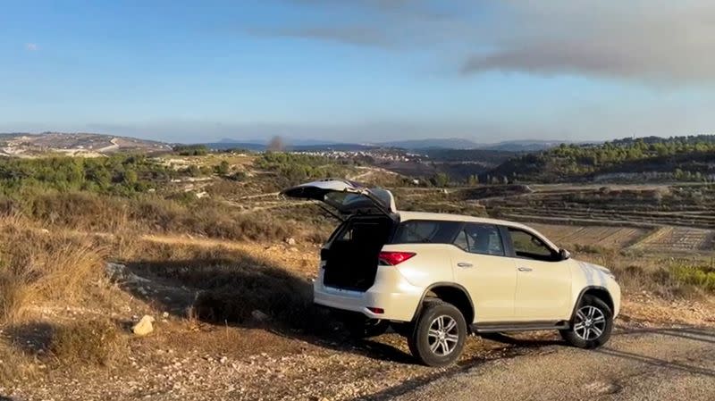 Un automóvil perteneciente a un equipo de Al Jazeera en un lugar cercano al pueblo de Alma Al-Chaab en Líbano, cerca de la frontera israelí