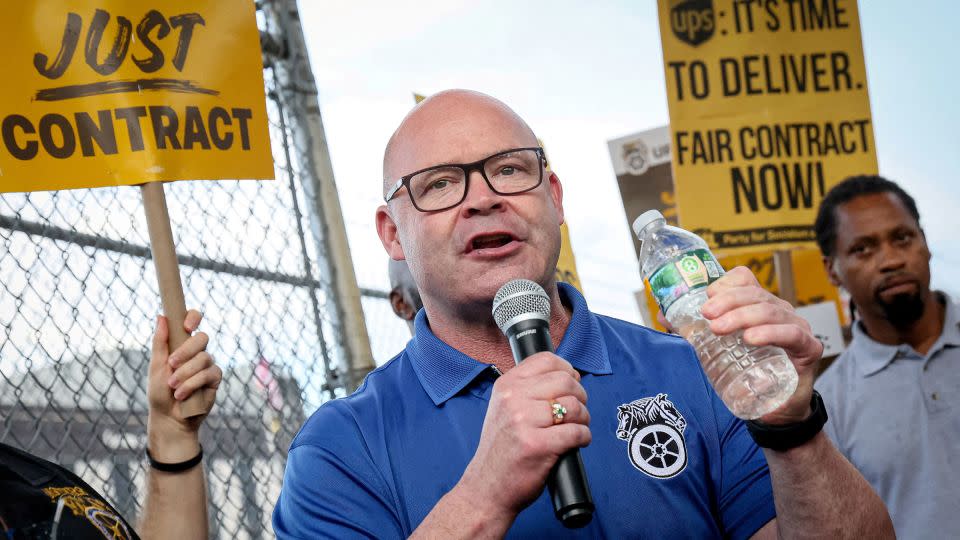 Biden meets with Teamsters leaders as he seeks crucial union endorsement