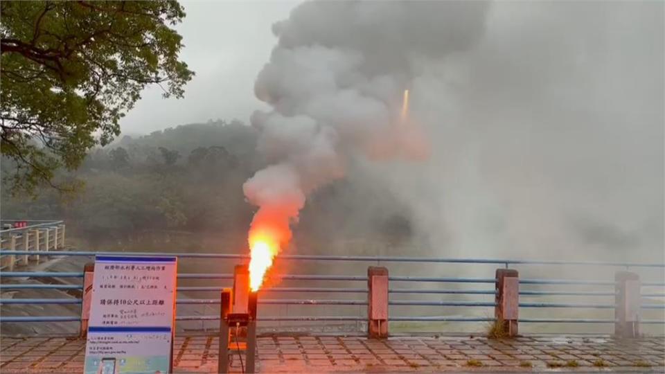 鑿井取水.祈雨挨轟 蘇揆：百年大旱誠心誠意