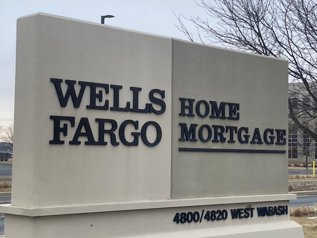 Wells Fargo & Co. at 4800 West Wabash Avenue in Springfield