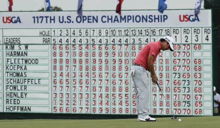 Brian Harman putts in front of a not-so-who's-who of a leaderboard at the U.S. Open. (AP)