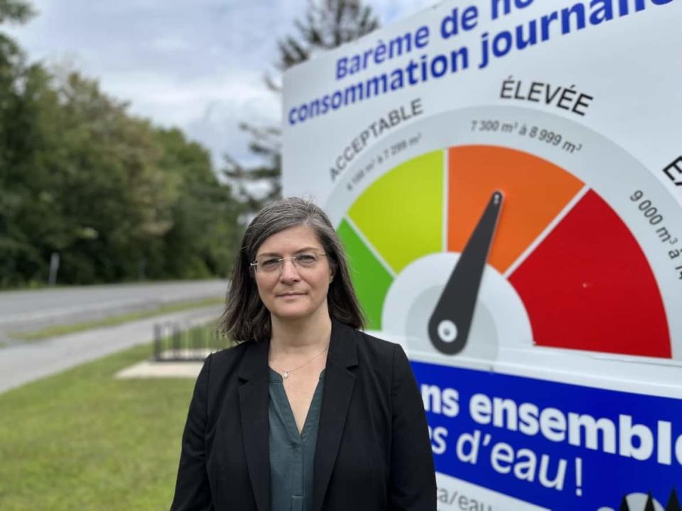Geneviève Lachance, the mayor of Saint-Lazare, wants the provincial government to take steps to ensure her region's drinking water is safe. (Benjamin Shingler/CBC - image credit)