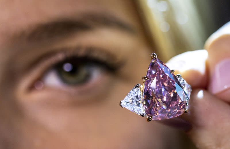 Preview of "Fortune Pink" diamond at Christie's in Geneva