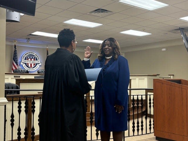 Artlise Alston-Cone is sworn by Judge Lisa Colbert into Port Wentworth City Council on Nov. 20, 2023.