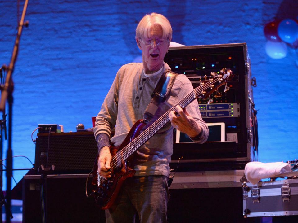 Grateful Dead bassist Phil Lesh donates $10,000 to campaign supporting Christine Blasey Ford