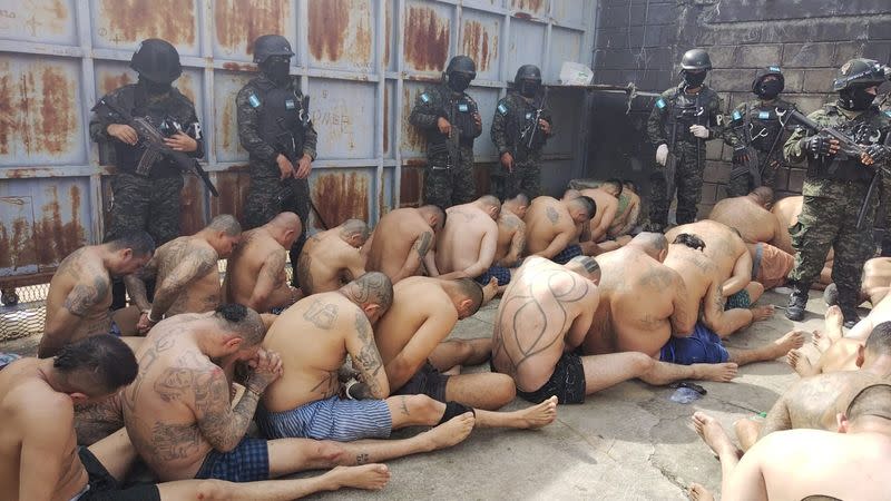 Honduras Armed Forces take control of prisons