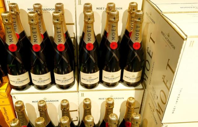 Moet to Label Its Champagne Sparkling Wine in Russia to Meet Law - Bloomberg