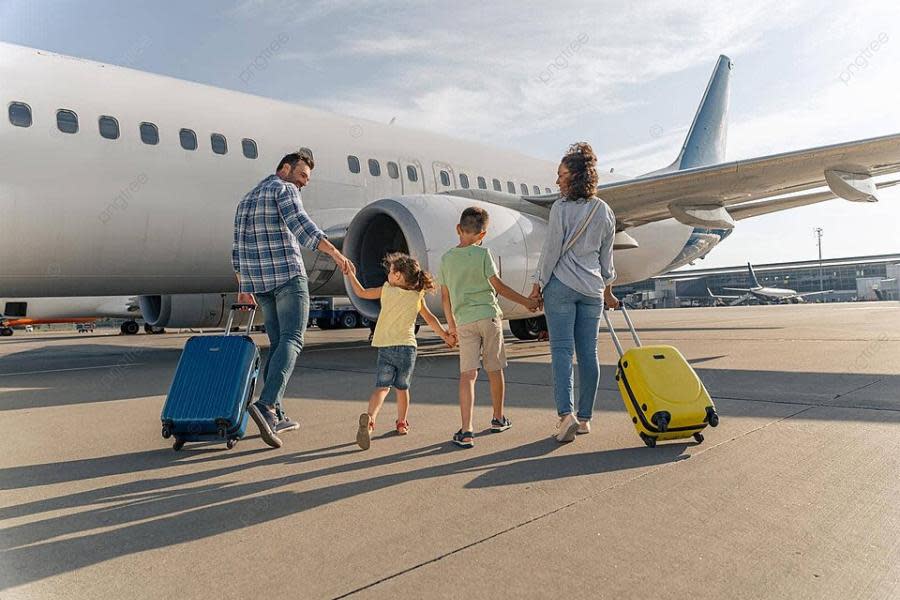 Aumentan costos de viaje para familias en Estados Unidos