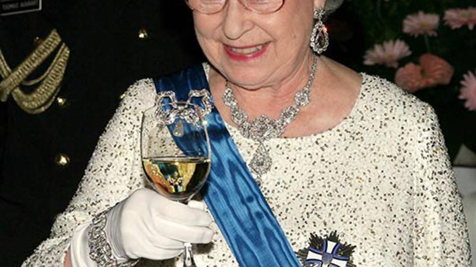 the queen drinks