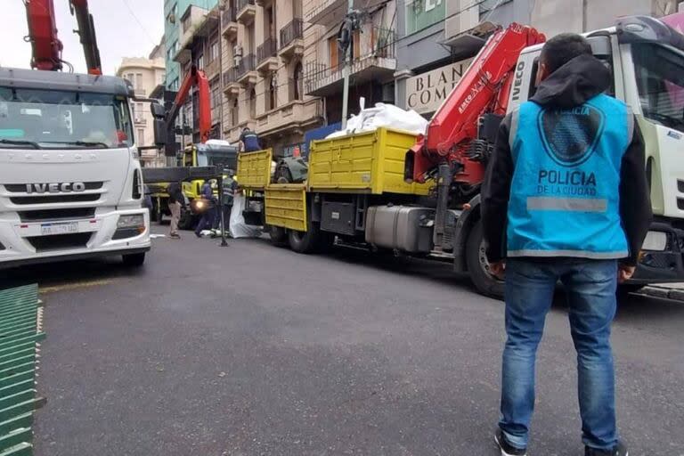 Desalojaron un edificio en Balvanera porque, según dijeron las autoridades porteñas, había recibido más de 40 denuncias por hechos de inseguridad