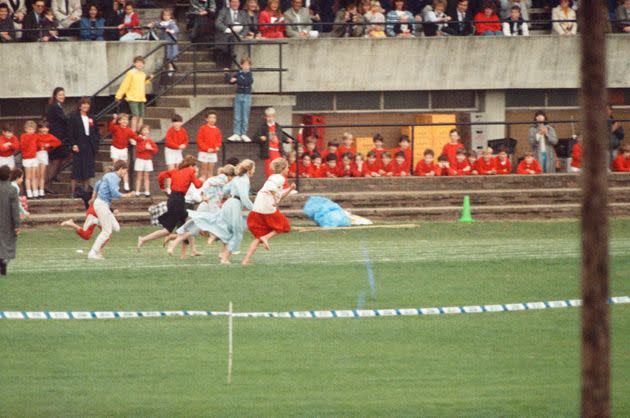 Prince Charles reportedly came in 12th out of 30 competitors in the dads' race in 1990.  (Photo: Mirrorpix via Getty Images)