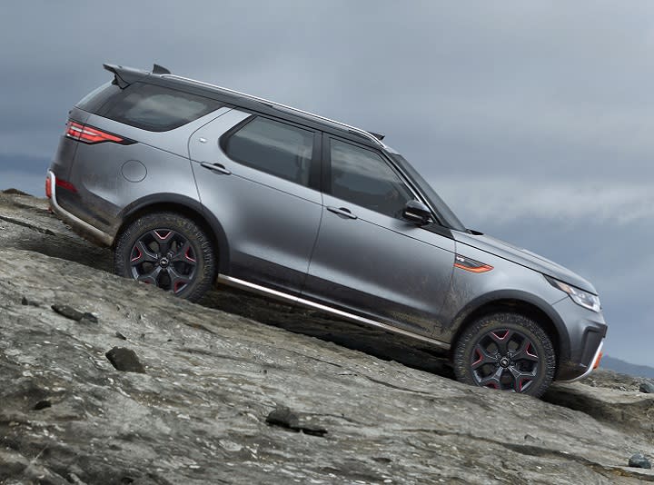 2019 Land Rover Discovery SVX photo