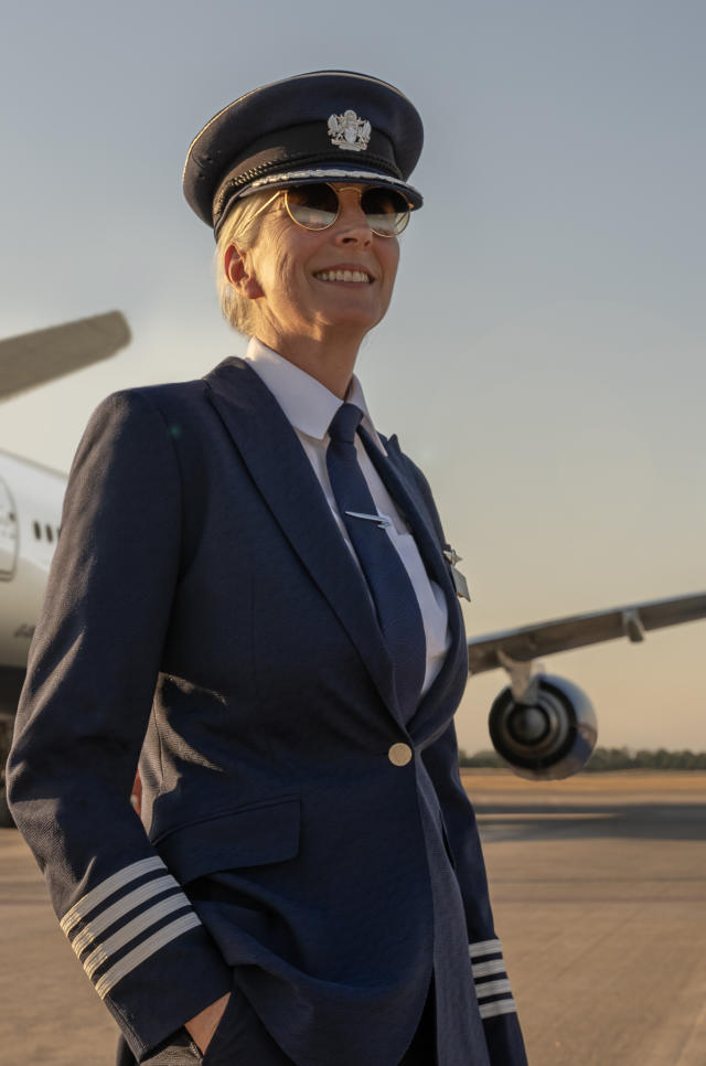 airline pilot uniform wings