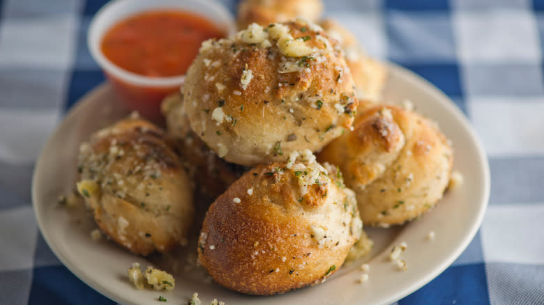 garlic knots on plate