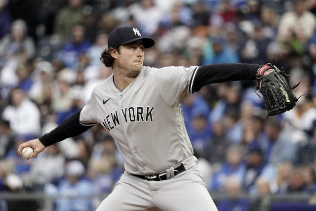 Cole pitches Yankees to 8th straight win, 3-0 over Royals