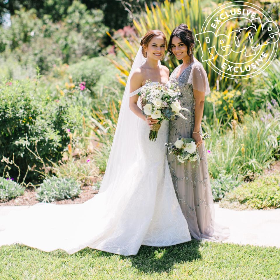 Most of her bridesmaids pitched in to do each other’s hair and makeup, and “Vanessa was particularly talented with both,” says Hidalgo.