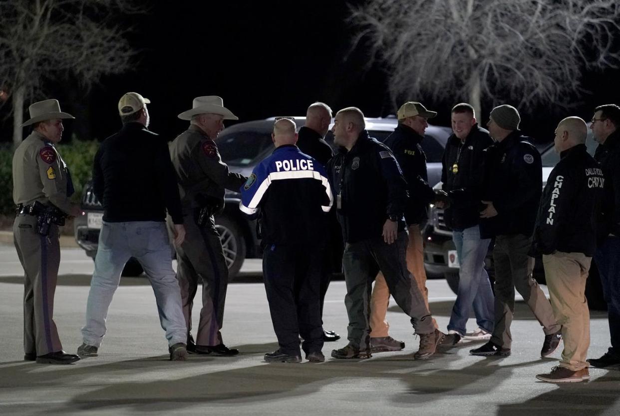 <span class="caption">Law enforcement officials outside Congregation Beth Israel synagogue on Jan. 15, 2022, in Colleyville, Texas. </span> <span class="attribution"><a class="link " href="https://newsroom.ap.org/detail/TexasSynagogueStandoff/27e05a366348499194e51394637d7fdc/photo?Query=texas%20synagogue&mediaType=photo&sortBy=&dateRange=Anytime&totalCount=41&currentItemNo=24" rel="nofollow noopener" target="_blank" data-ylk="slk:AP Photo/Tony Gutierrez;elm:context_link;itc:0;sec:content-canvas">AP Photo/Tony Gutierrez</a></span>
