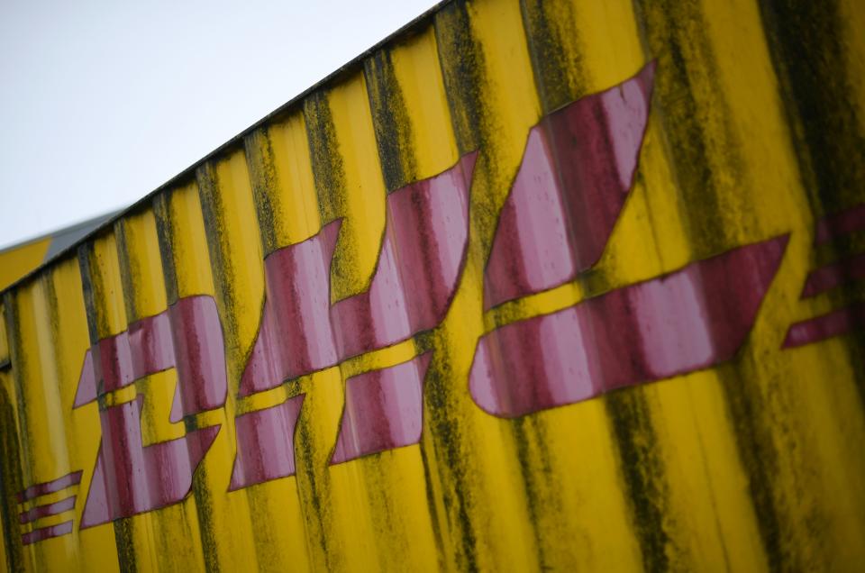 Die Deutsche Post hat am Dienstag mit positiv aufgenommenen Geschäftszahlen und einer höheren Dividende die Anleger aufatmen lassen. (Bild: Getty)