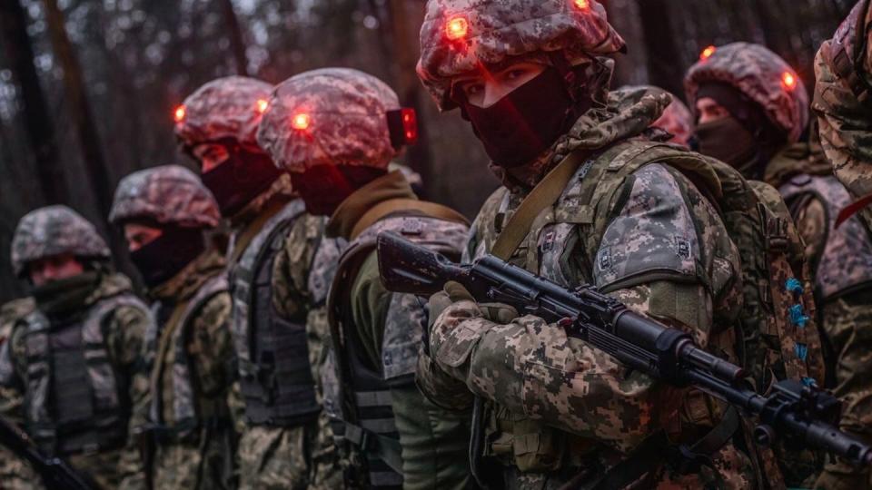 Ukranian soldiers are shown wearing Skiftech laser equipment to conduct training. (Skiftech photo)