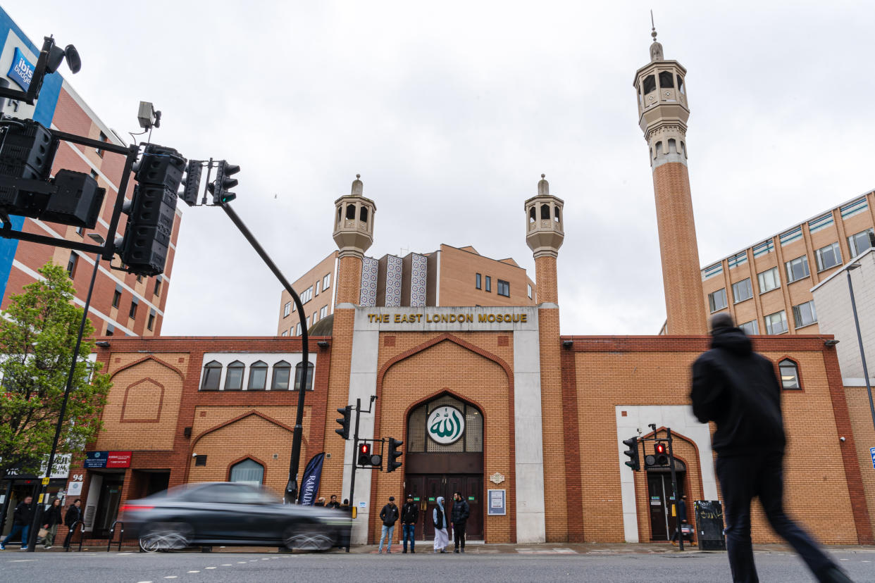 East London Mosque was forced to evacuate hundreds of people after receiving a bomb threat. (Photo by Aisha Nazar/Getty Images)