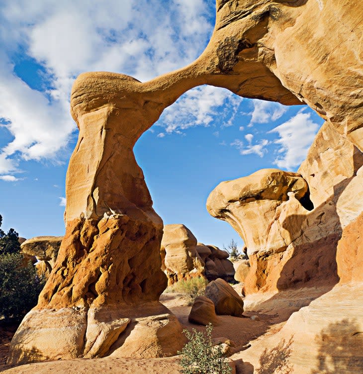 Metate Arch in the Devils Garden area of Grand Staircase-Escalante National Monument