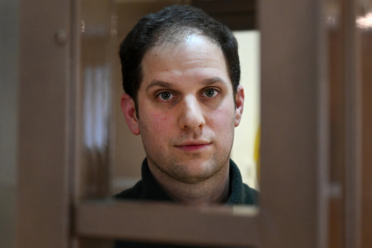 Evan Gershkovich at a pretrial detention hearing in Moscow. 