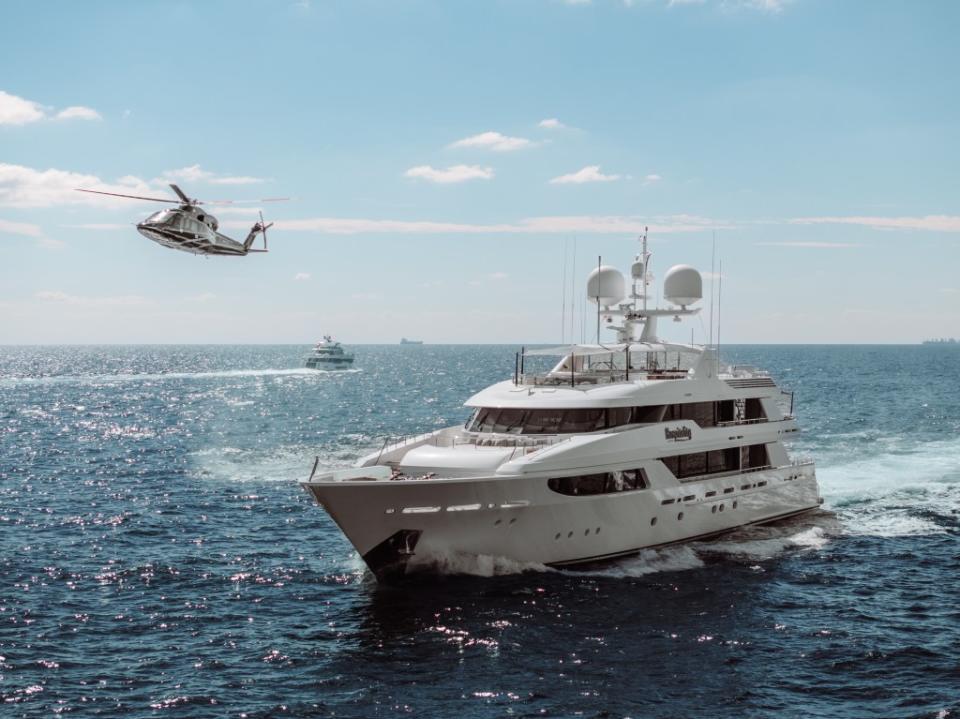 HeliFlite will take you from Downtown Miami to your yacht. HeliFlite