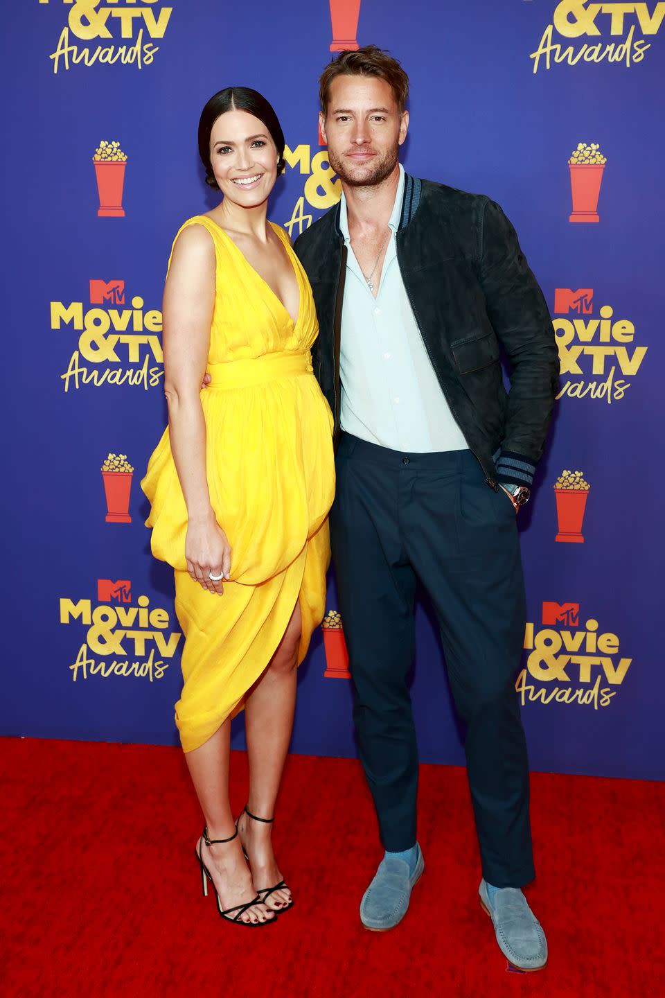 Mandy Moore and Justin Hartley