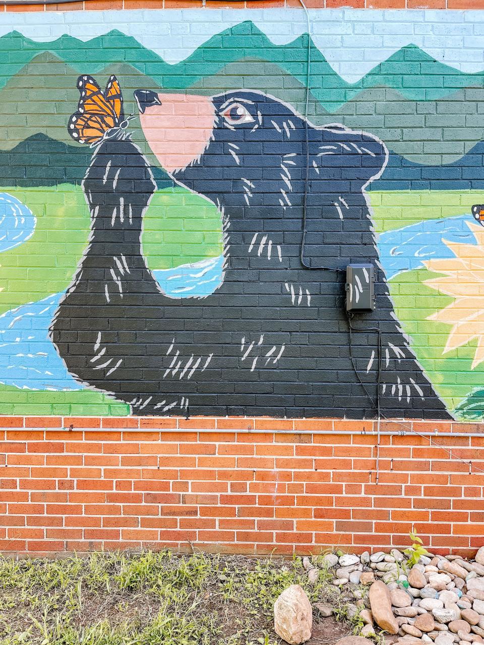 South Knoxville Elementary School’s SoKnoBears school mascot and Monarch Waystation are included in the new mural, Aug. 9, 2022.