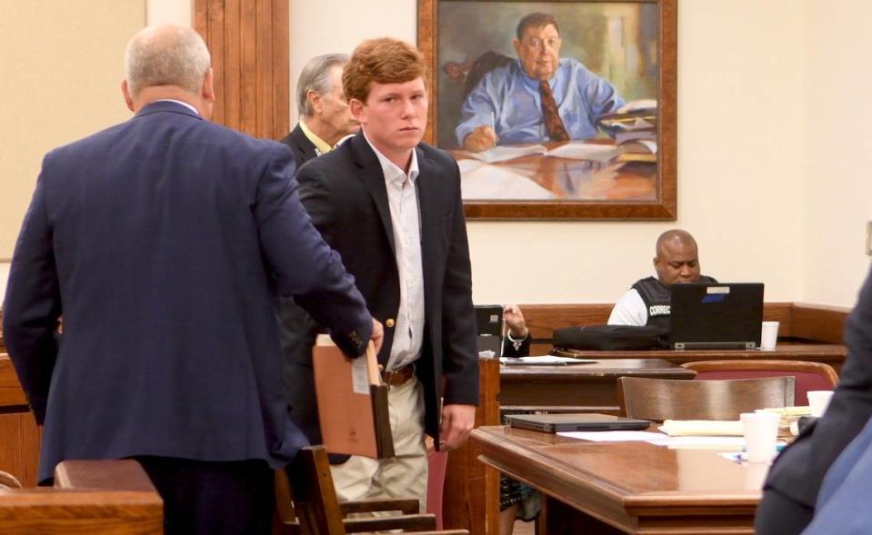 Paul Terry Murdaugh prepares to leave the Beaufort County Courthouse in 2019 after having his bond modified for the three felony charges he faced for the Feb. 24 boat crash which killed Mallory Beach. Murdaugh’s defense attorney Jim Griffin asked judge Michael G. Nettles to allow Murdaugh to travel within the state. Nettles ruled that Murdaugh may travel within the state with no other modifications. The state had asked for GPS monitoring as well as alcohol monitoring which was not a condition set by Nettles.