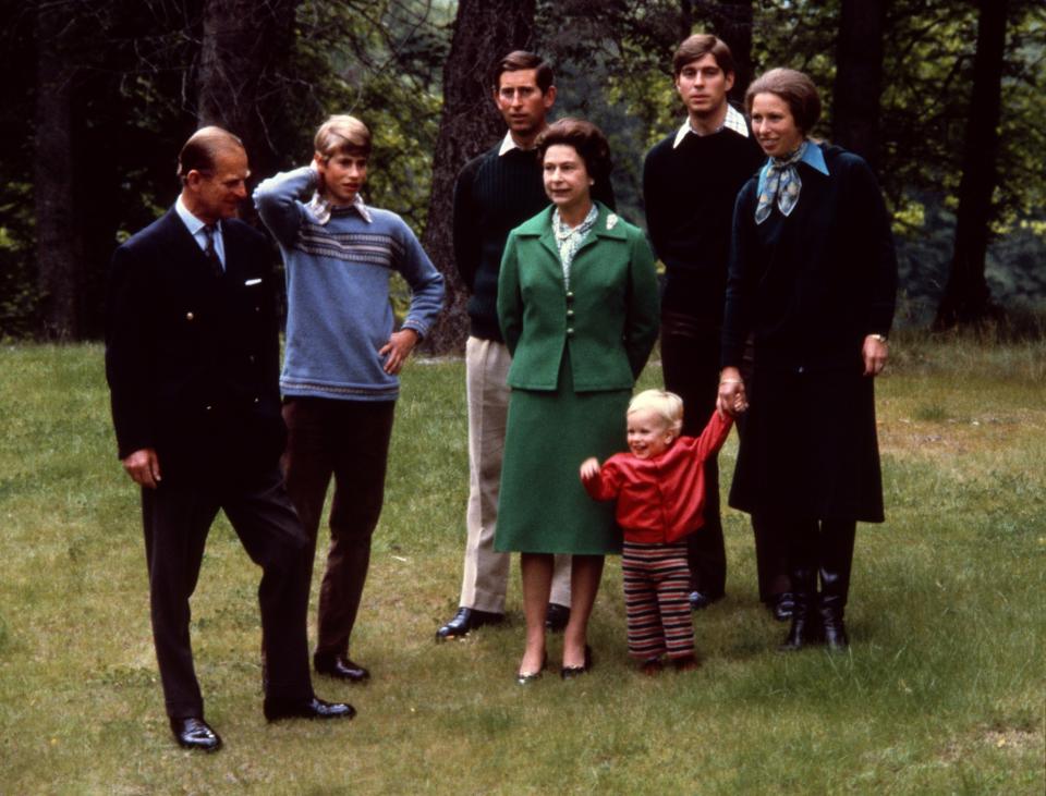 <p>We’re loving two-year-old Peter Phillips stripey trousers, pictured here with all the royals. [Photo: PA Images] </p>