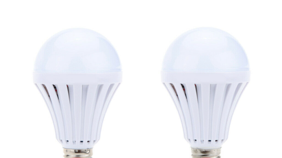 Energy saving rechargable bulb