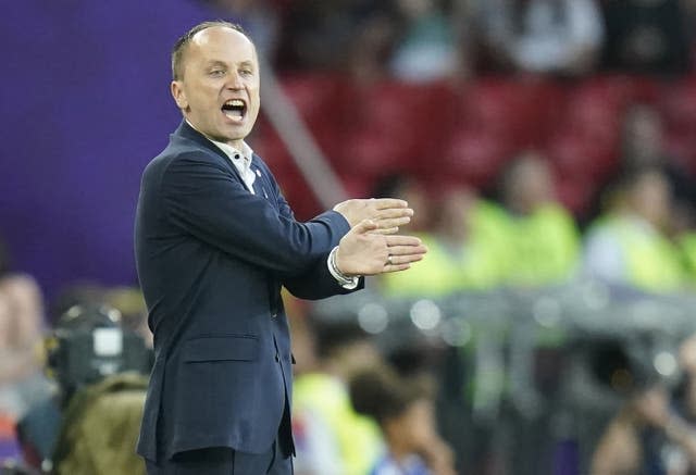 Netherlands head coach Mark Parsons gestures on the touchline