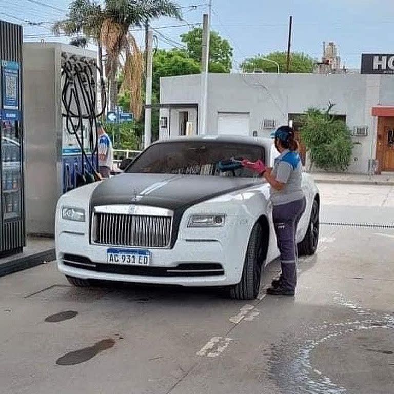 A Tevez se lo vio en una estación de servicio cordobesa