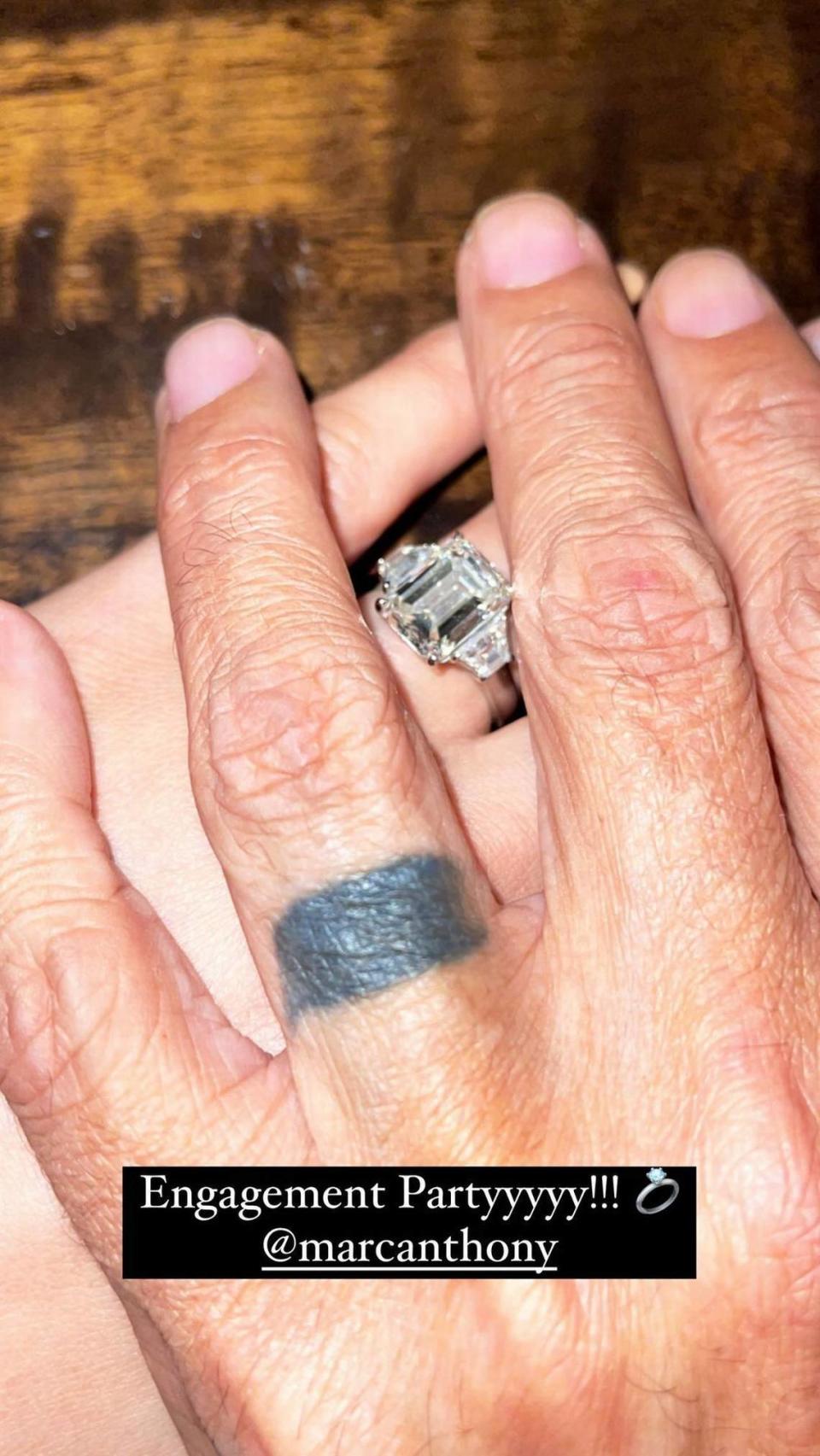 Nadia’s Ring. The model unveiled her stunning jewelry in her engagement announcement via her Instagram Stories in May 2022. The massive ring included a large rock in the center with smaller diamonds on the band.