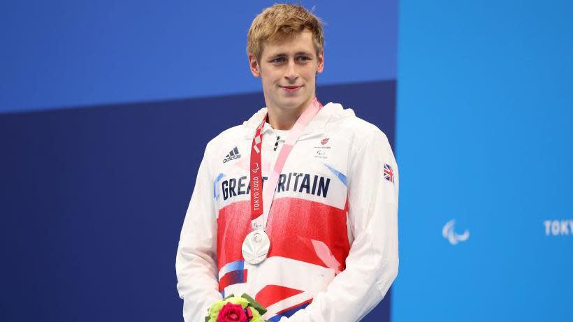 Para-swimmer Stephen Clegg with his Tokyo silver medal