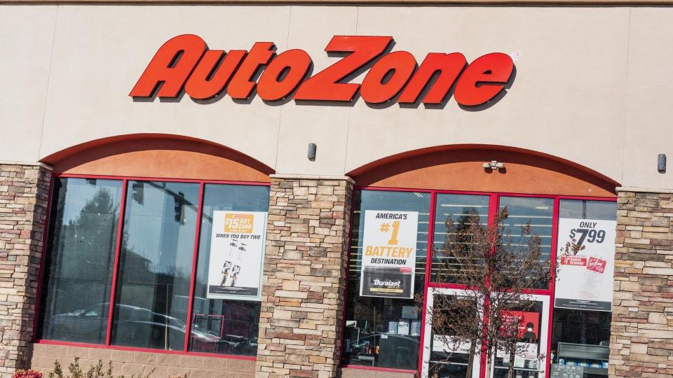 Dec 18, 2020 Antioch / CA / USA - AutoZone store facade; AutoZone, Inc.