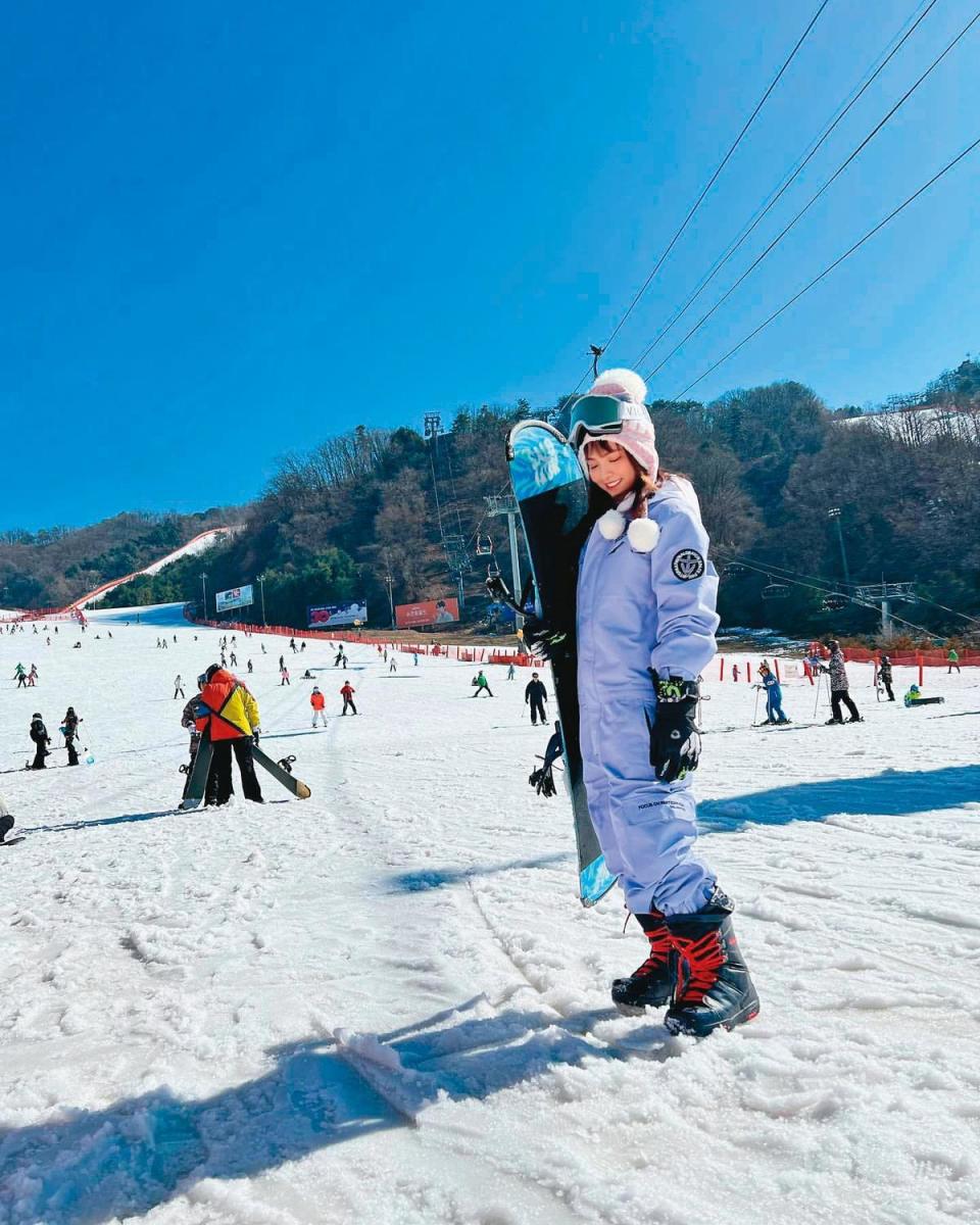 徐凱希的戀情曝光，是因她與邱柏翰一起滑雪，但對此她相當低調。（翻攝自徐凱希IG）