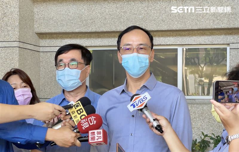 對於台灣疫苗需求，前國民黨主席朱立倫近日頻頻在臉書發文呼籲政府正視人民需求（圖／朱立倫辦公室提供）